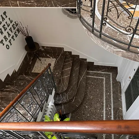 Botta 9 Bed and breakfast 4*